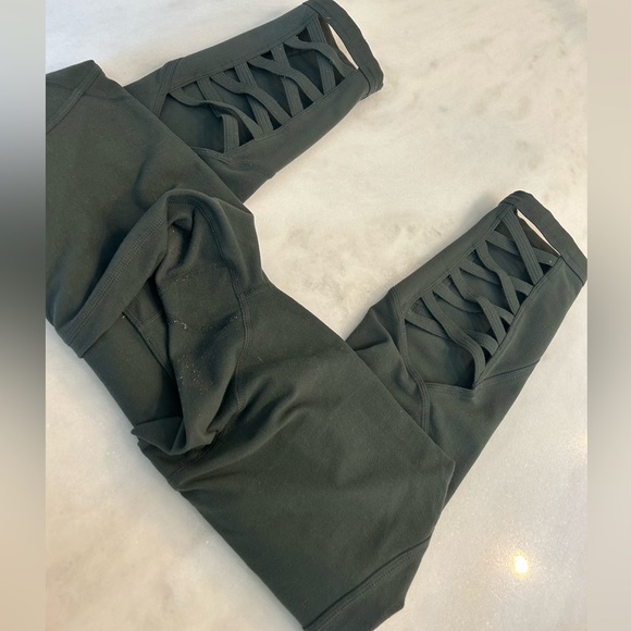 Zella High Rise 23” Crop Legging Size Medium Urban Gray/Green with Ankle Detail - Picture 3 of 6